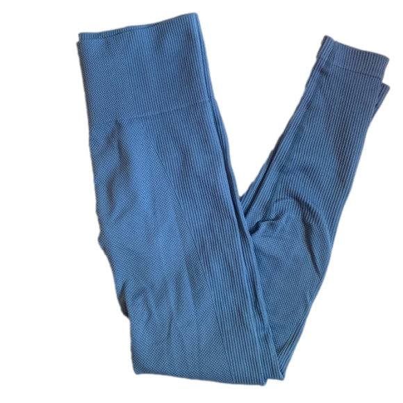 Seamless Textured Powder Blue Athletic Athleisure Stretchy Yoga Legging - Picture 1 of 3